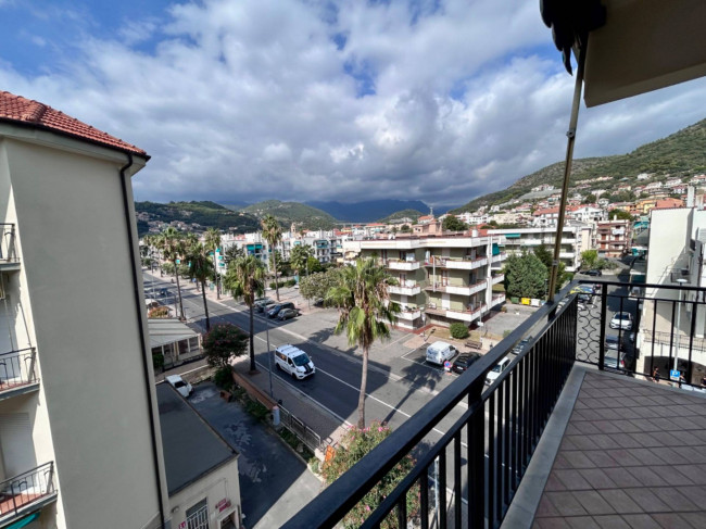 Trilocale in Vendita a Pietra Ligure