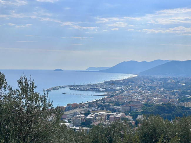 Bilocale in Vendita a Pietra Ligure