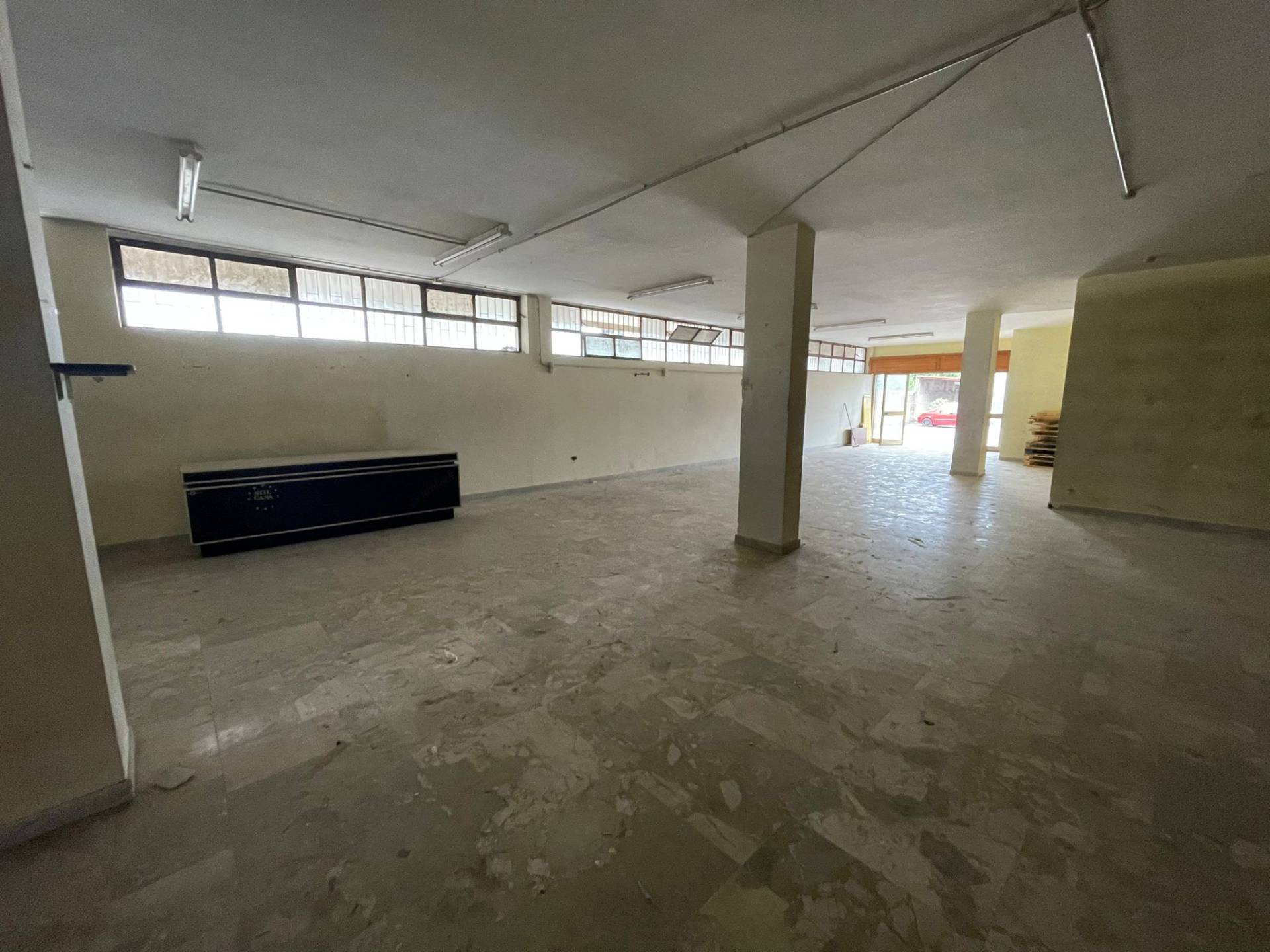 Fondo commerciale in vendita a Ottaviano (NA)