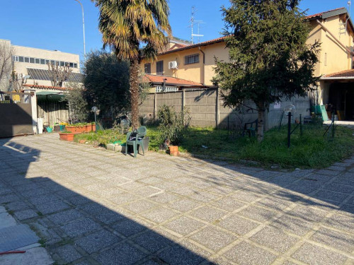 Casa indipendente in vendita a Saronno (VA)