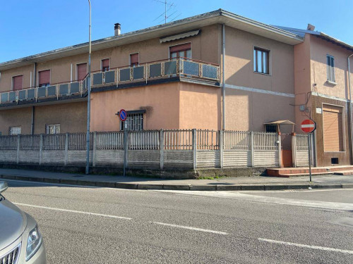 Casa indipendente in vendita a Saronno (VA)