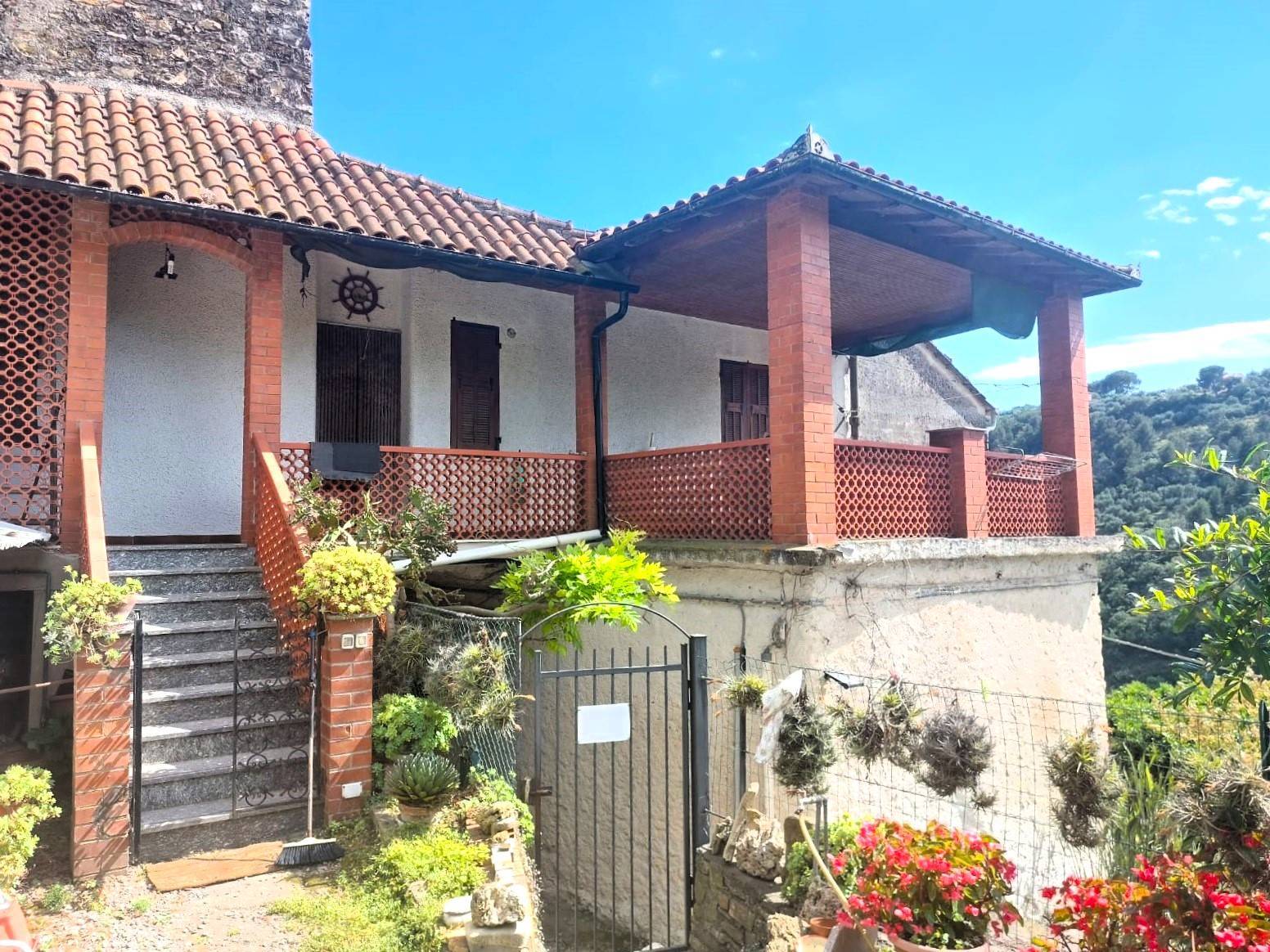 Casa semi-indipendente in vendita a Diano San Pietro (IM)
