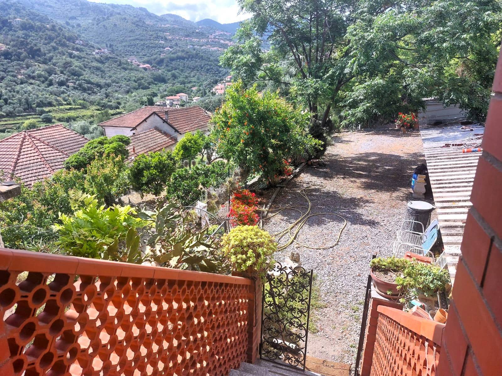 Casa semi-indipendente in vendita a Diano San Pietro (IM)