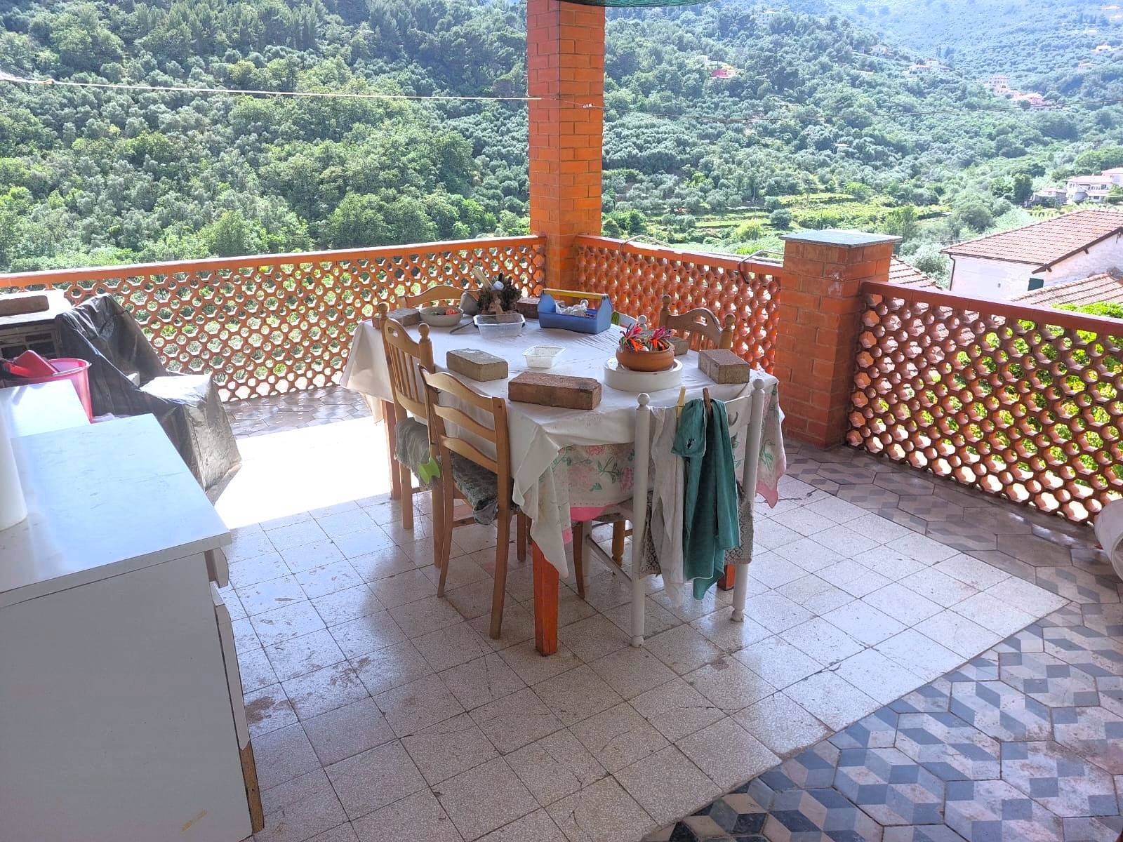 Casa semi-indipendente in vendita a Diano San Pietro (IM)