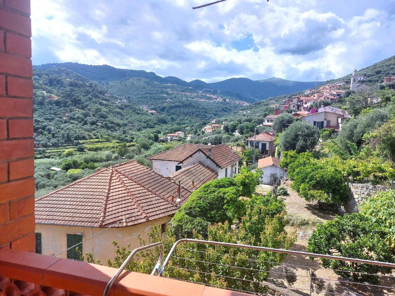 Casa semi-indipendente in vendita a Diano San Pietro (IM)