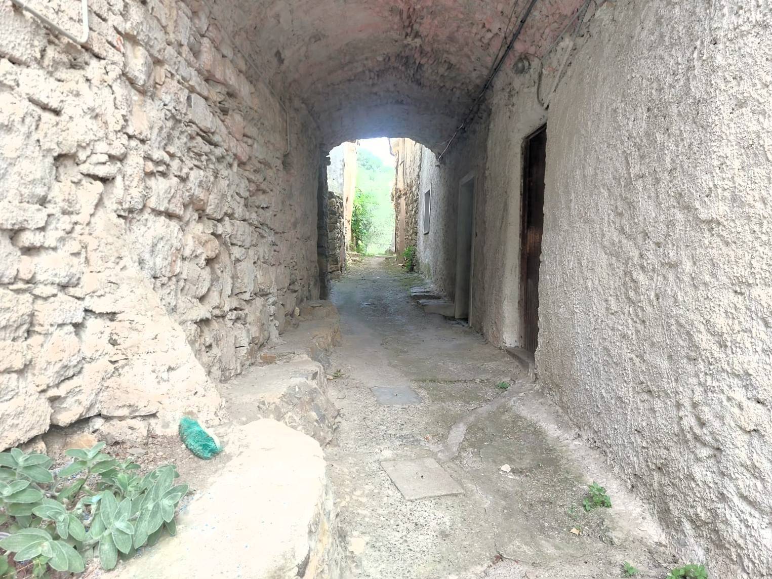 Casa semi-indipendente in vendita a Diano San Pietro (IM)