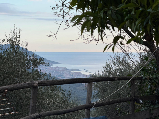 Casa indipendente in Vendita a Diano Marina