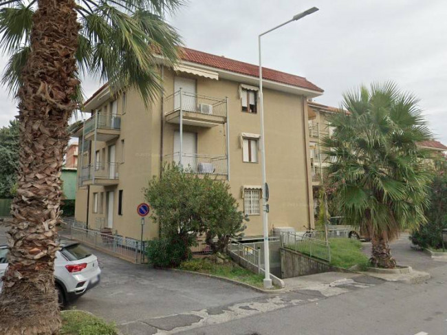 Box o garage in Vendita a San Bartolomeo al Mare