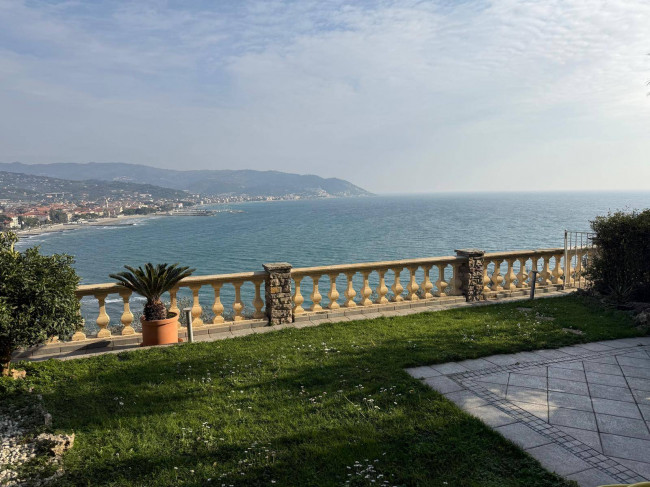 ATTICO in Vendita a Diano Marina