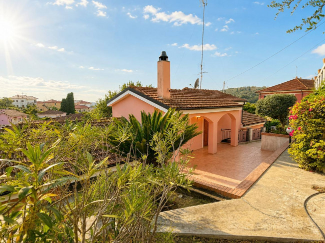 Villa singola in Vendita a Imperia
