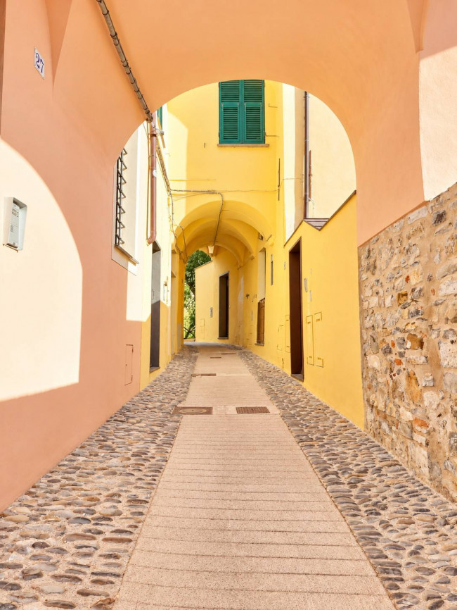 3 locali in Vendita a Cervo