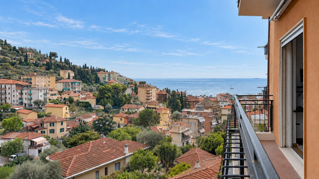 3 locali in Vendita a Imperia
