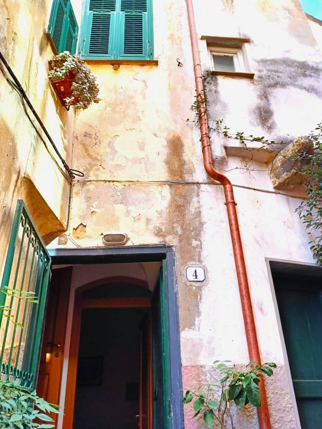 3 locali in Vendita a Cervo