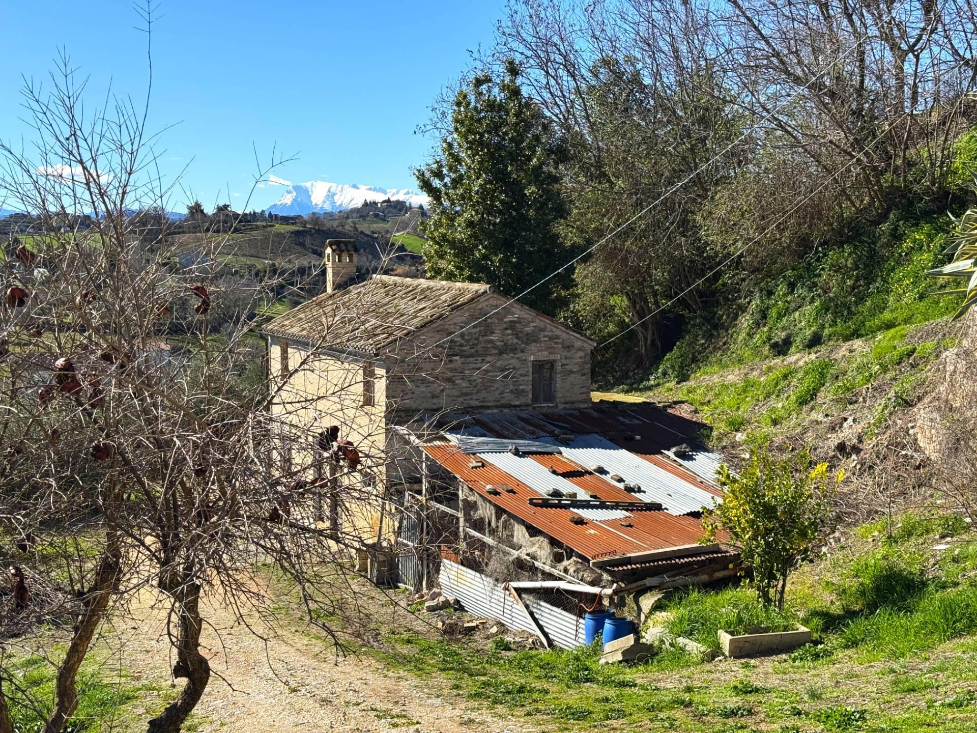Casa Colonica con Terreno in vendita a Ponzano di Fermo