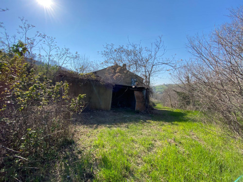 Rudere con terreno in vendita a Porto San Giorgio