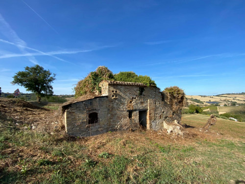 Casa Colonica con Terreno in vendita a Monte Rinaldo