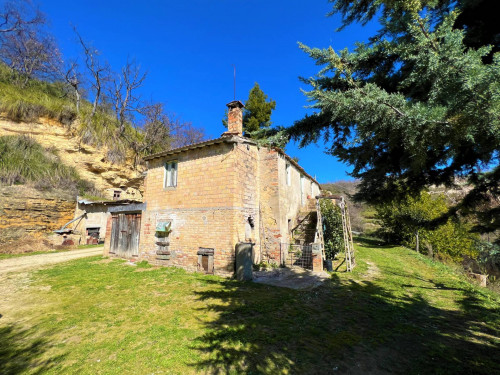 Casa indipendente in vendita a Montefiore Dell'aso (AP)