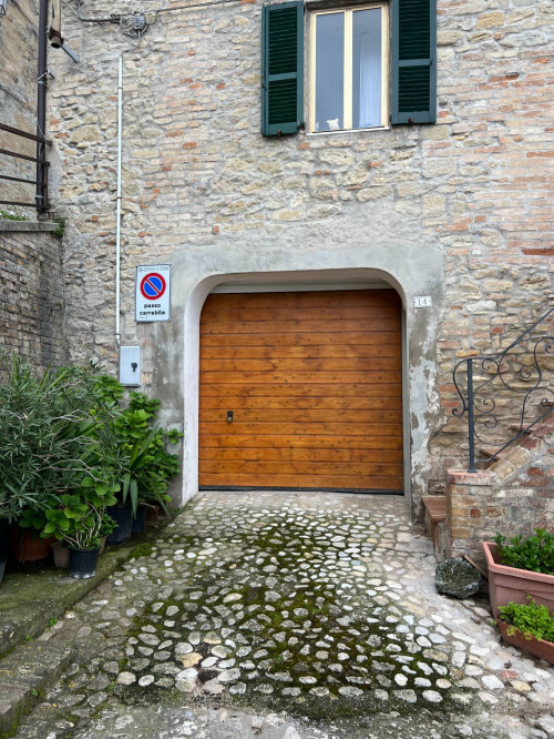 Rimessa in vendita a Fermo