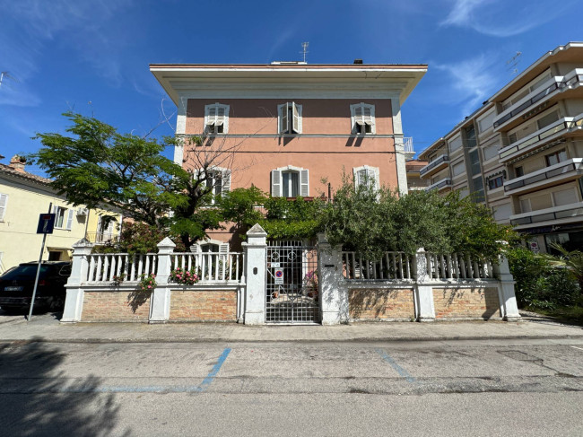 Villa con Giardino in vendita a Porto San Giorgio
