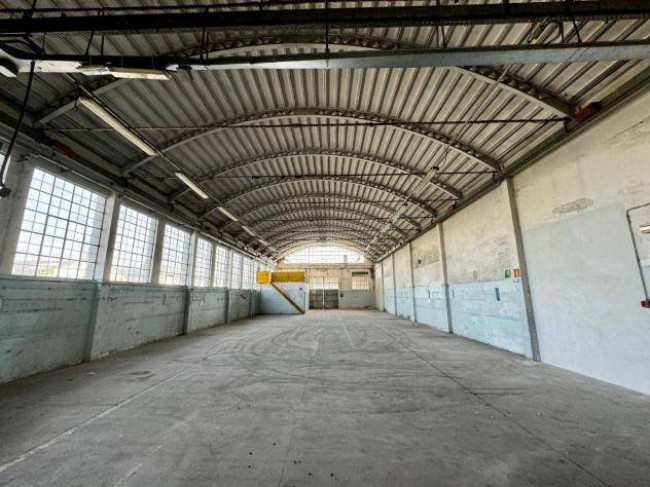 Capannone in vendita a Fermo