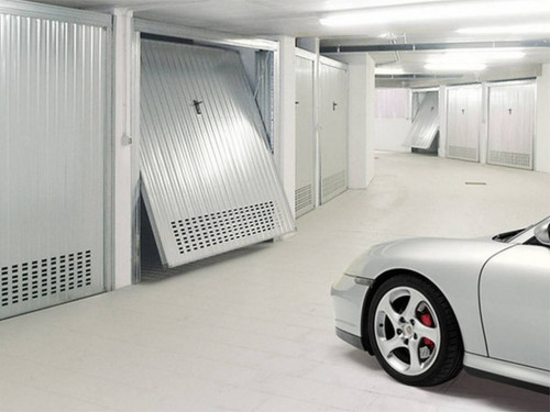 Rimessa in vendita a Porto San Giorgio