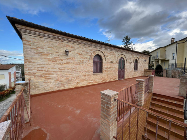 Soluzione indipendente in vendita a Montottone