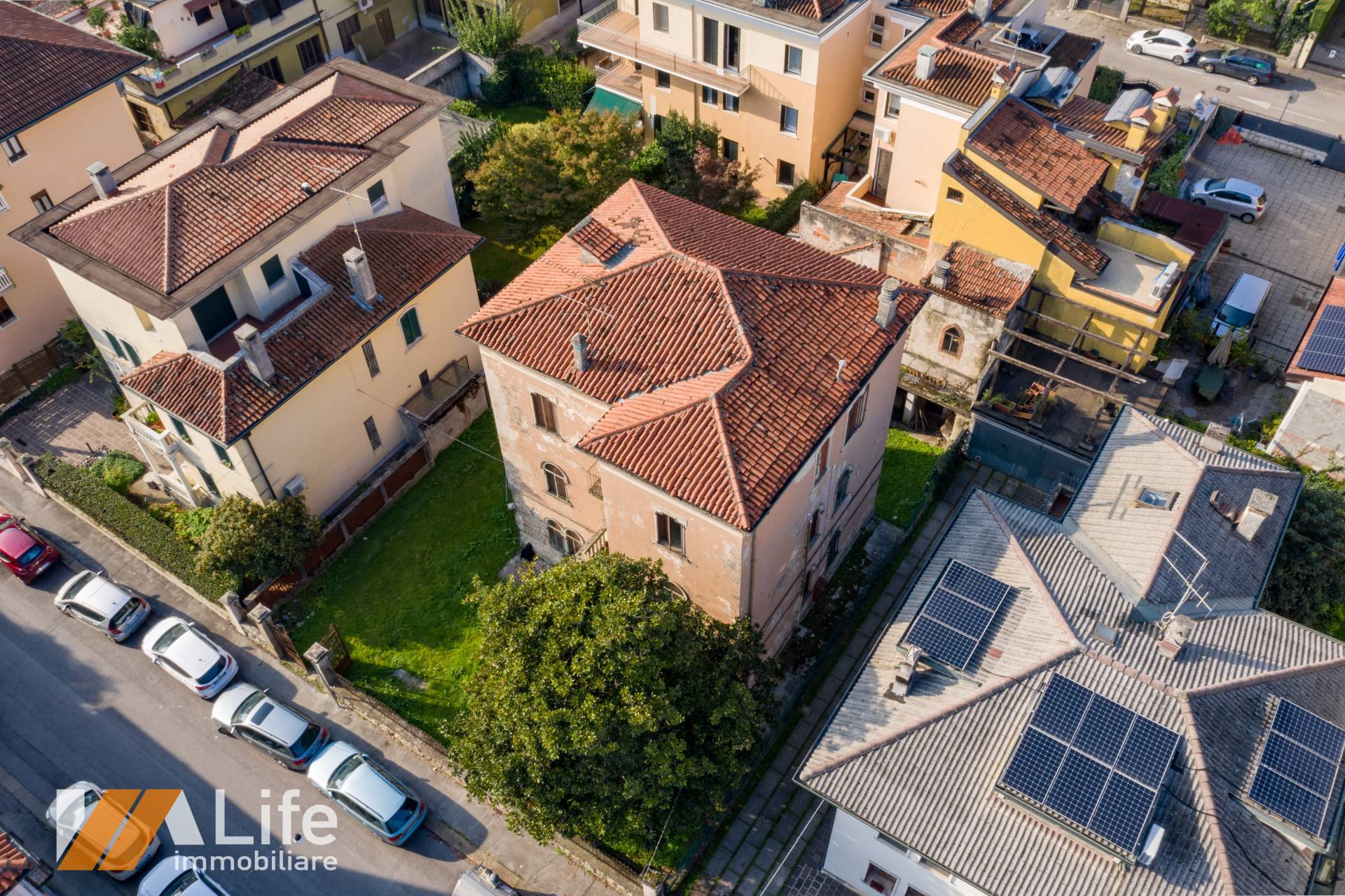 Villa Unifamiliare - Indipendente VICENZA vendita  V.le Crispi-S. Lazzaro-Cattane  LIFE immobiliare