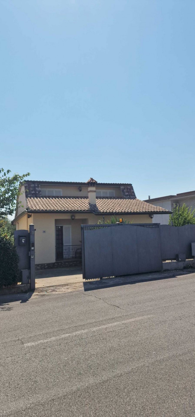Villa in Vendita a Cisterna di Latina