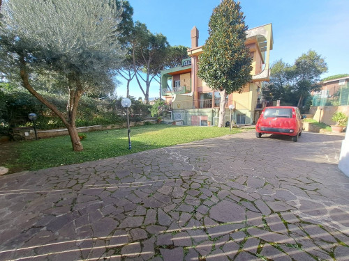 Villa in vendita a Axa, Roma (RM)