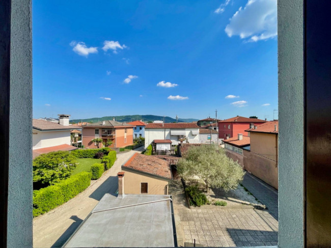Casa di corte in Vendita a Montecchio Maggiore