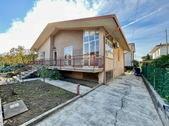 Casa indipendente in Vendita a Montecchio Maggiore