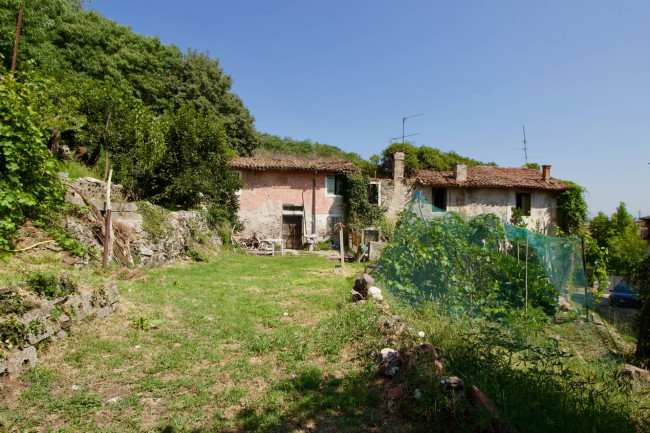 Rustico in Vendita a Montebello Vicentino