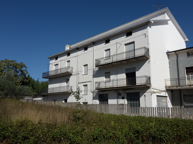  rapino vendita quart:  immobiliare lattanzio e miccoli snc
