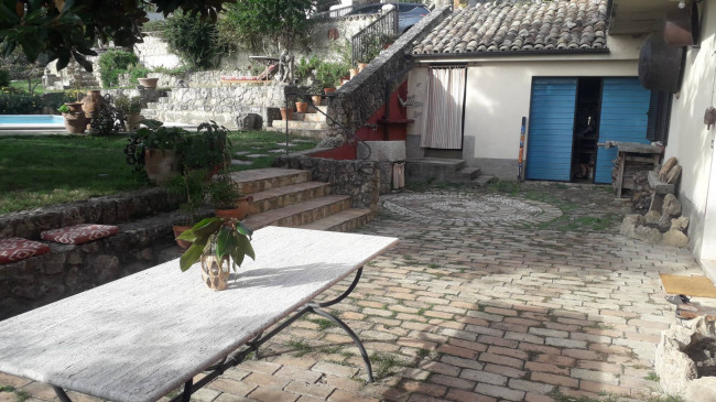 Casa indipendente in vendita a Roccamontepiano (CH)
