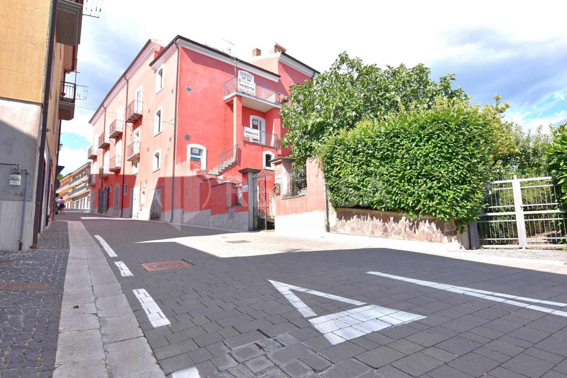 Casa semi-indipendente in vendita a Manocalzati (AV)