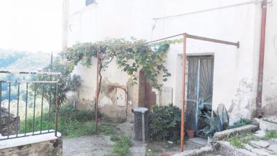 Casa semi-indipendente in vendita a Prata Di Principato Ultra (AV)