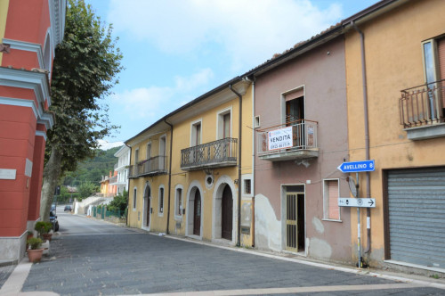 Casa semi-indipendente in vendita a Manocalzati (AV)