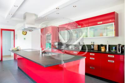 Villa in vendita a Comano