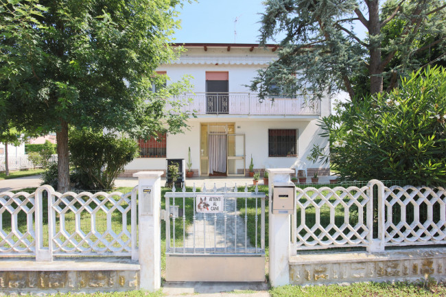 Villa in vendita a Bondeno (FE)