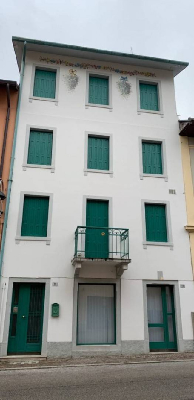 Palazzo in vendita a Pontebba (UD)