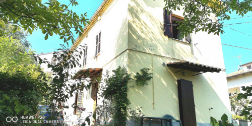 casa indipendente in Vendita a Fabriano