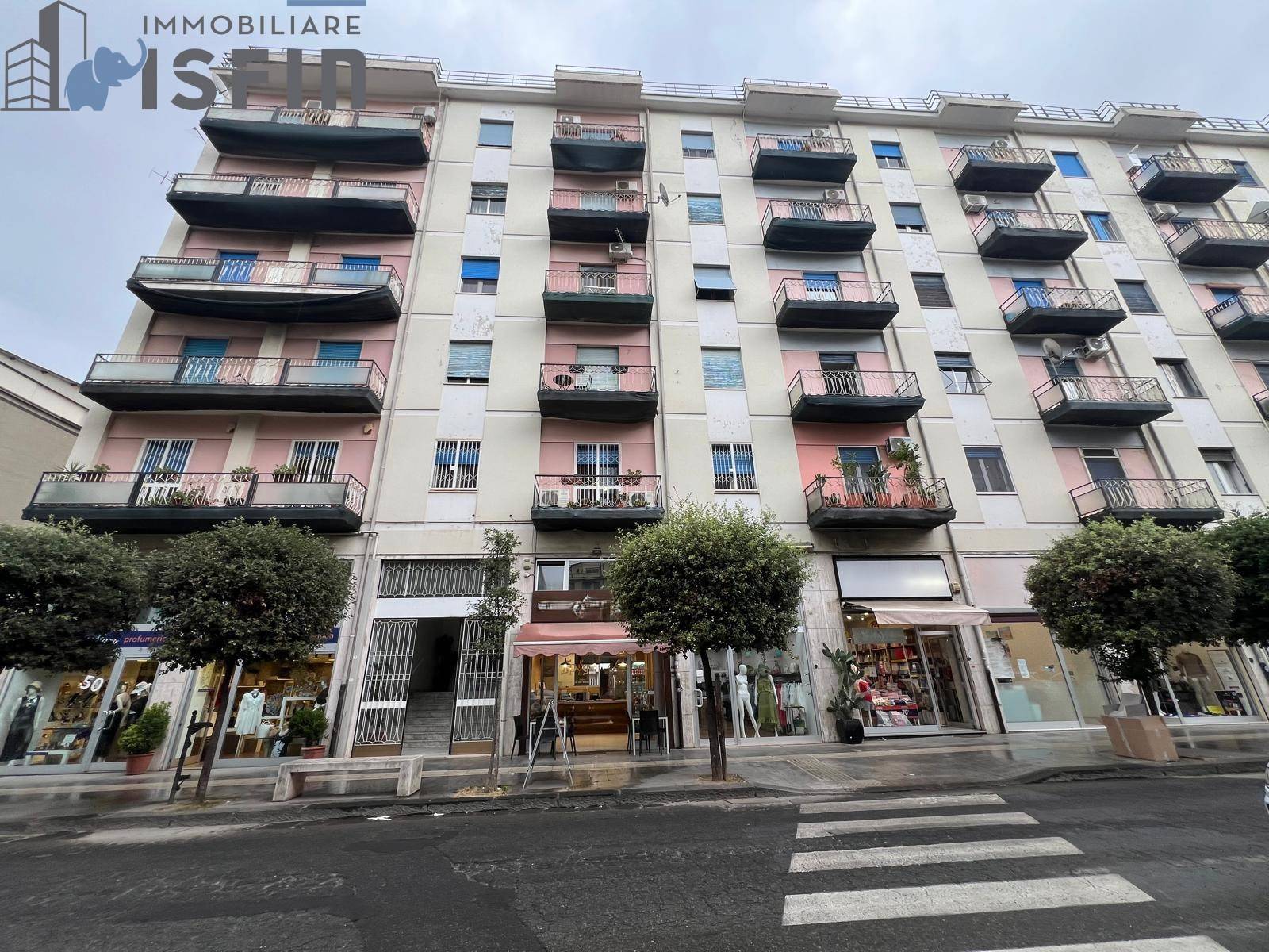 Locale commerciale in vendita a Cosenza