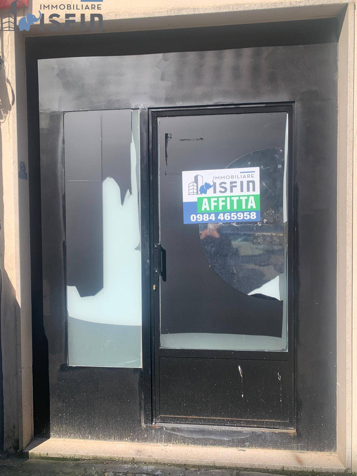 Locale commerciale in affitto a Cosenza