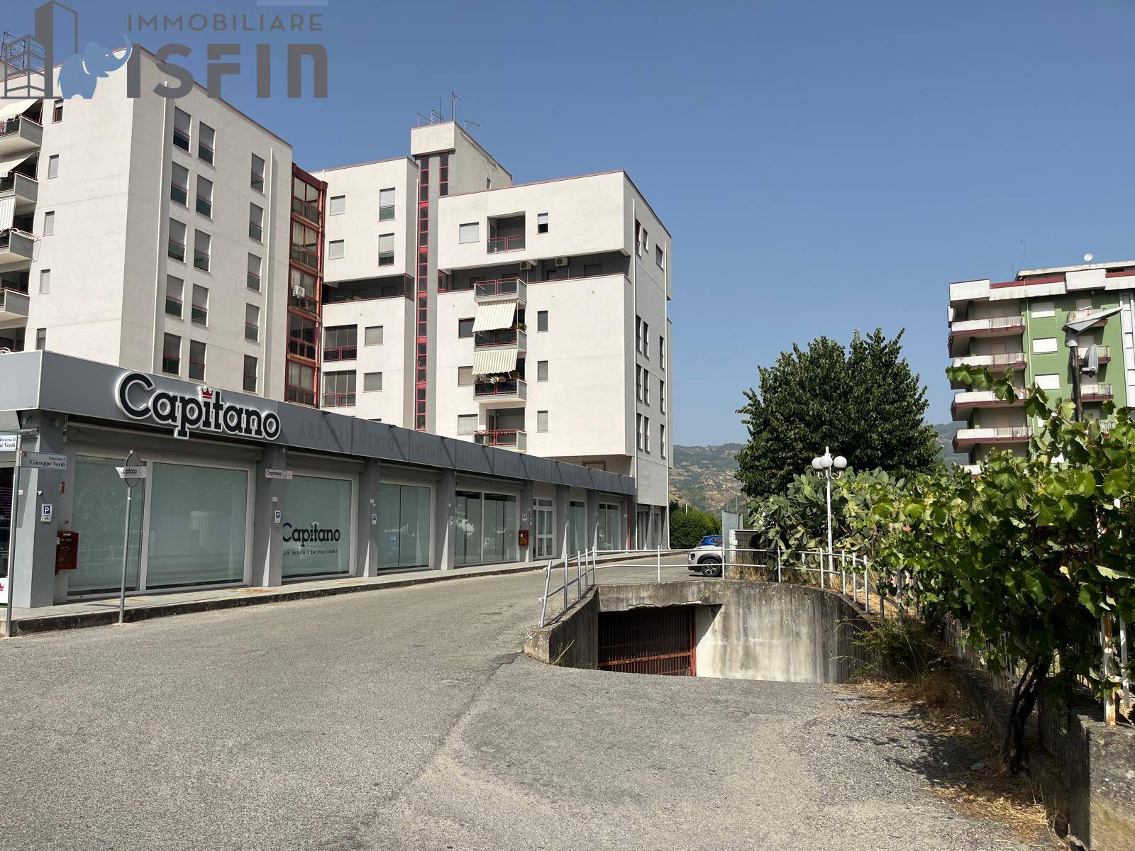 Locale commerciale in affitto a Rende