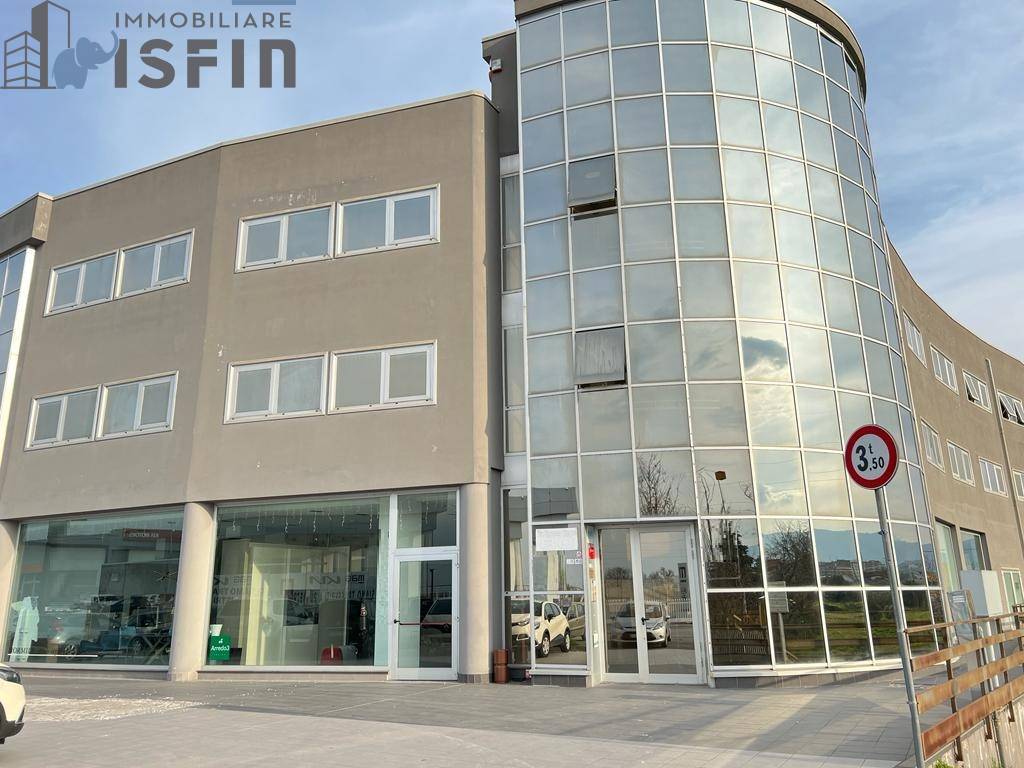 APPARTAMENTO/ USO UFFICIO in vendita a Rende