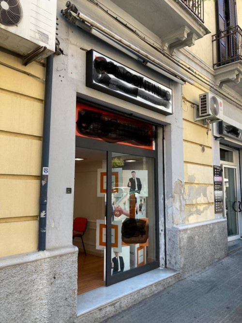 Locale commerciale in vendita a Cosenza