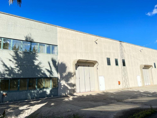 Capannone in vendita a Rende