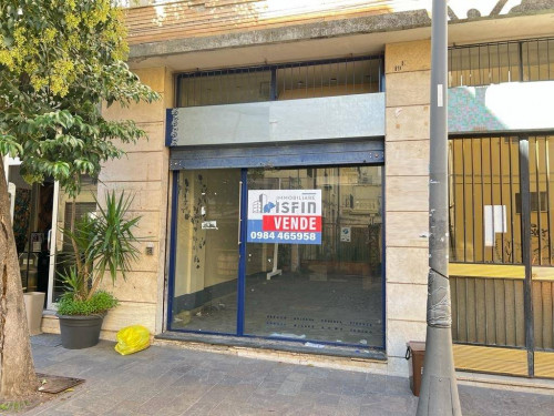 Locale commerciale in vendita a Cosenza