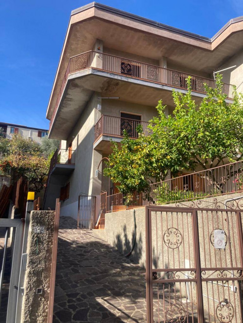 Villa in vendita a Carolei