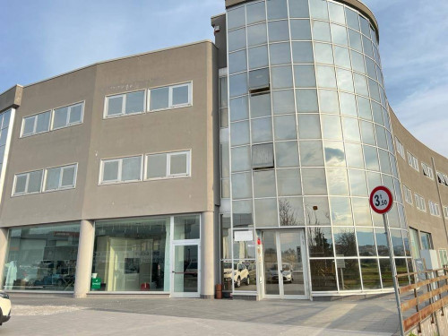 APPARTAMENTO/ USO UFFICIO in affitto a Rende